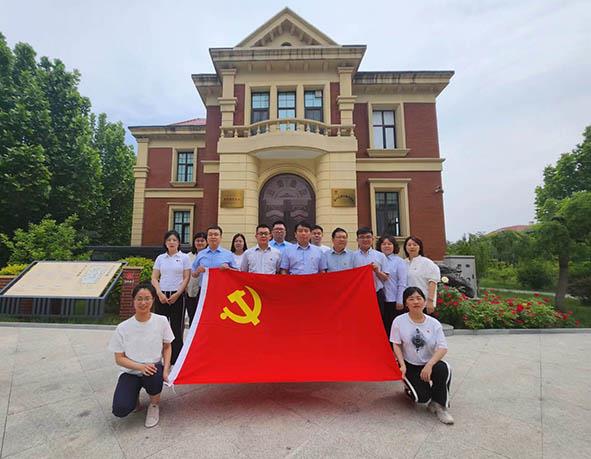 一公司组织党员干部参观南开区警示教育基地 赵雪 摄.jpg