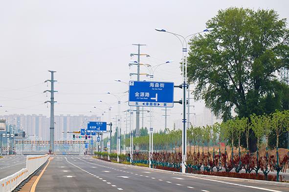 长治西环路(北环街-顺泽西街)段顺利通车。陈萌玥 摄.jpg